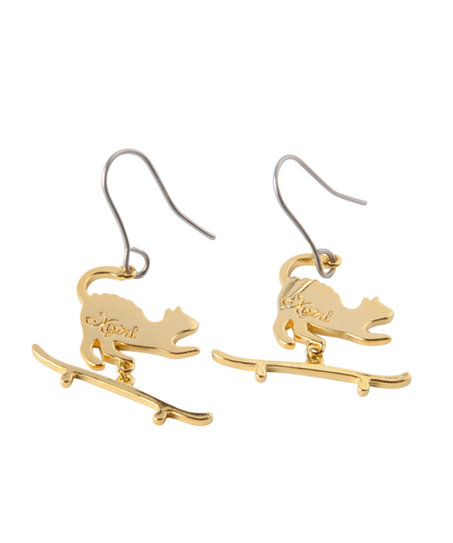 X-girl（エックスガール）の「X-girl×Aquvii  SK8 CAT EARRINGS（ピアス（両耳用）・レディース・シルバー/ゴールド・ONE SIZE）」の2枚目の写真