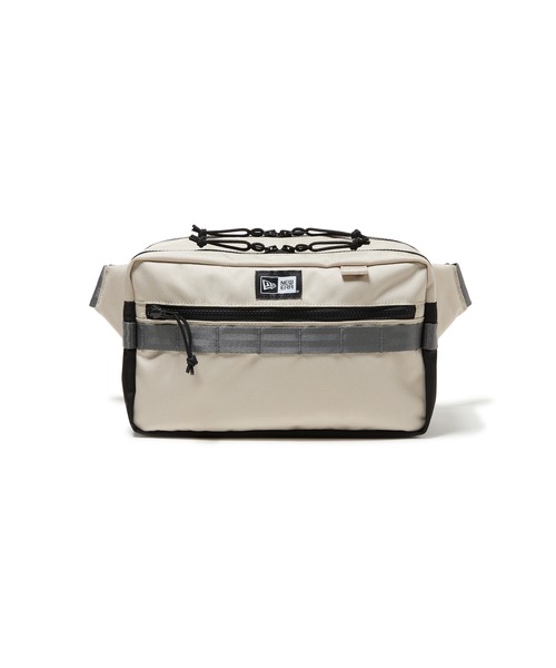 NEW ERA（ニューエラ）の「ニューエラ ウエストバッグ 7L スクエア NEW ERA（ボディバッグ/ウエストポーチ・メンズ・ブラック系その他/ヘザーグレー/ブラック/カーキ/ブラック×ホワイト/ブラック系その他3/ベージュ/ブラック系その他4/ブラウン/ストーン/ブラック系その他5・FREE）」の2枚目の写真