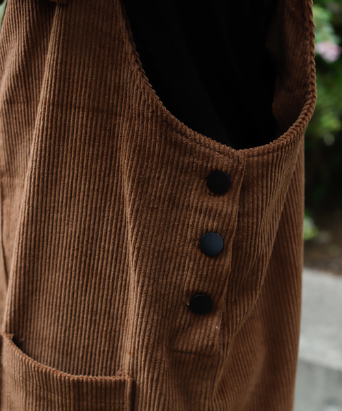 VANNIE U（ヴァニーユー）の「VANNIE U コーデュロイジャンパースカート（ワンピース・レディース・ベージュ/ブラウン・FREE）」の4枚目の写真
