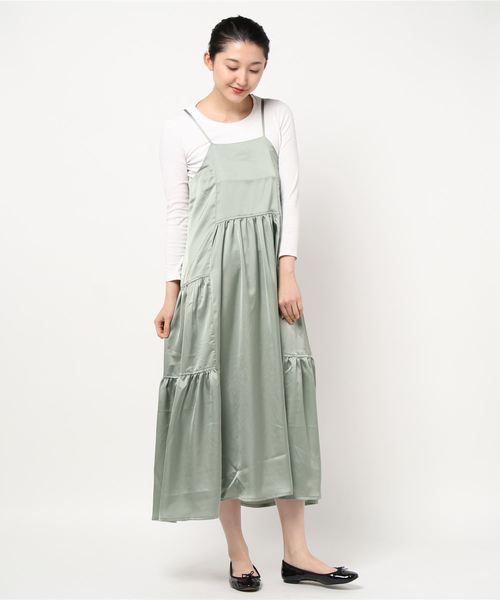 STYLEBLOCK（スタイルブロック）の「サテンギャザーフレアキャミソールワンピース（ワンピース・レディース・ブラック/ベージュ/ミント/ライトベージュ・M）」の4枚目の写真