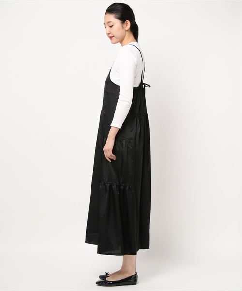 STYLEBLOCK（スタイルブロック）の「サテンギャザーフレアキャミソールワンピース（ワンピース・レディース・ブラック/ベージュ/ミント/ライトベージュ・M）」の5枚目の写真