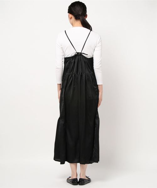 STYLEBLOCK（スタイルブロック）の「サテンギャザーフレアキャミソールワンピース（ワンピース・レディース・ブラック/ベージュ/ミント/ライトベージュ・M）」の6枚目の写真