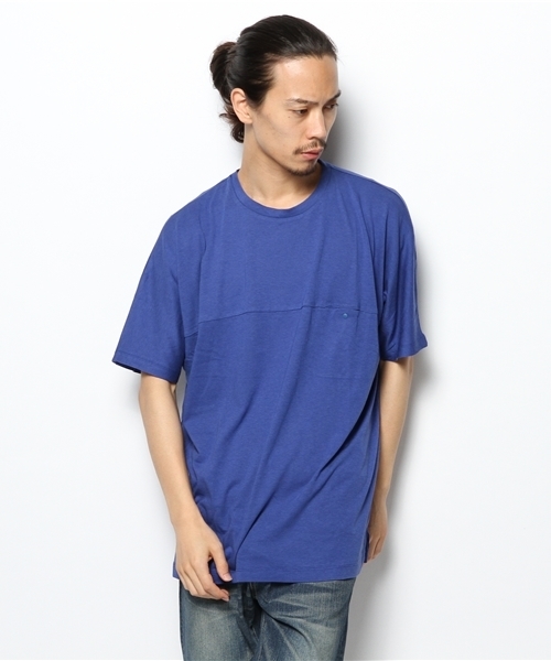 WHO'S WHO gallery(フーズフーギャラリー)の「【GIGGER】スナップビッグTEE(Tシャツ/カットソー・メンズ・ホワイト/ブルー/ネイビー・MEDIUM/LARGE)」の1枚目の写真