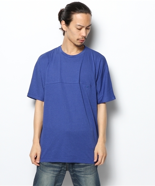 WHO'S WHO gallery(フーズフーギャラリー)の「【GIGGER】スナップビッグTEE(Tシャツ/カットソー・メンズ・ホワイト/ブルー/ネイビー・MEDIUM/LARGE)」の4枚目の写真