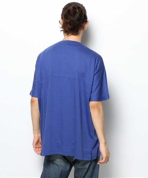 WHO'S WHO gallery(フーズフーギャラリー)の「【GIGGER】スナップビッグTEE(Tシャツ/カットソー・メンズ・ホワイト/ブルー/ネイビー・MEDIUM/LARGE)」の6枚目の写真