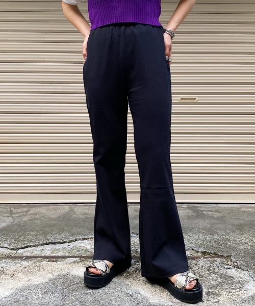 PAGEBOY（ページボーイ）の「バックスリットカットフレアパンツ（その他パンツ・レディース・ブラック/グレイッシュベージュ/パープル・FREE）」の2枚目の写真