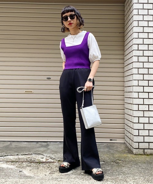 PAGEBOY（ページボーイ）の「バックスリットカットフレアパンツ（その他パンツ・レディース・ブラック/グレイッシュベージュ/パープル・FREE）」の4枚目の写真