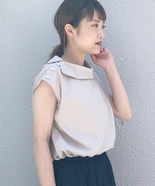 PICCIN(ピッチン)の「ロールカラーパールボタンブラウス(シャツ/ブラウス・レディース・ブラック/ベージュ/オフホワイト・M/L)」の22枚目の写真