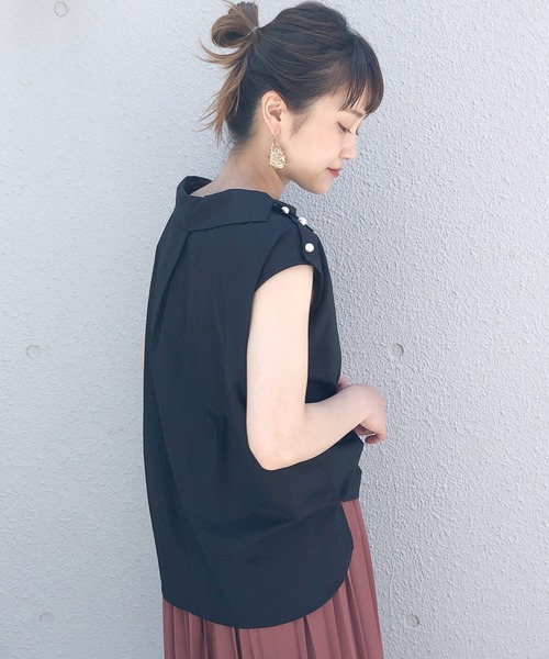 PICCIN(ピッチン)の「ロールカラーパールボタンブラウス(シャツ/ブラウス・レディース・ブラック/ベージュ/オフホワイト・M/L)」の17枚目の写真