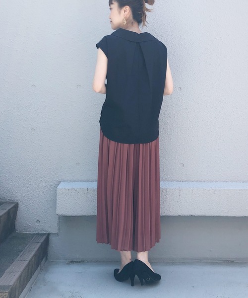 PICCIN(ピッチン)の「ロールカラーパールボタンブラウス(シャツ/ブラウス・レディース・ブラック/ベージュ/オフホワイト・M/L)」の21枚目の写真