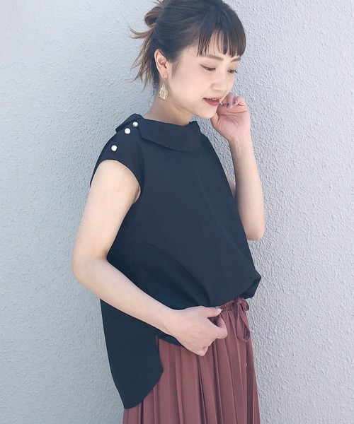 PICCIN(ピッチン)の「ロールカラーパールボタンブラウス(シャツ/ブラウス・レディース・ブラック/ベージュ/オフホワイト・M/L)」の16枚目の写真