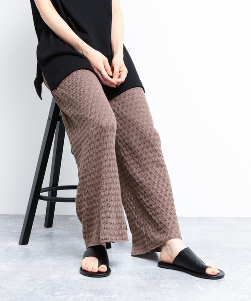 LAKOLE（ラコレ）の「12Gクロシェニットパンツ / LAKOLE（その他パンツ・レディース・アイボリー/ブラック/モカ・SMALL/MEDIUM）」の3枚目の写真