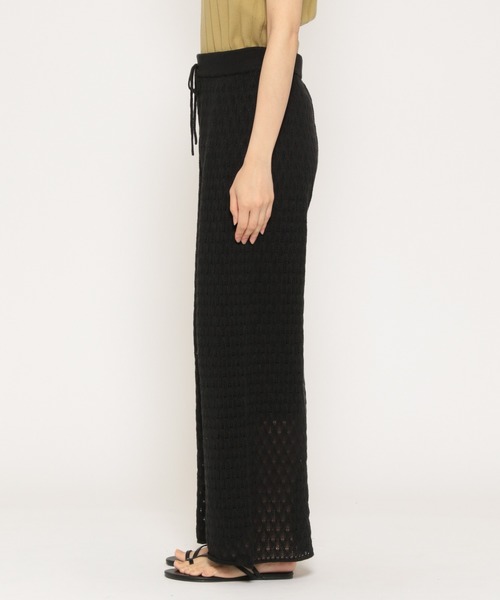 LAKOLE（ラコレ）の「12Gクロシェニットパンツ / LAKOLE（その他パンツ・レディース・アイボリー/ブラック/モカ・SMALL/MEDIUM）」の5枚目の写真