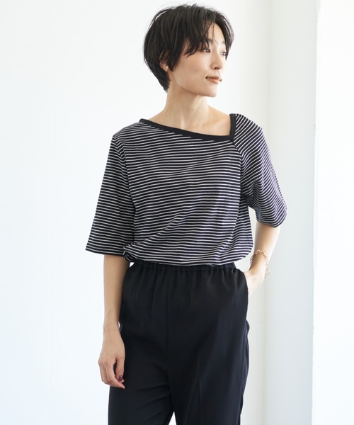 AMERICAN HOLIC（アメリカンホリック）の「アシメショルダー5分袖カットプルオーバー　＊（Tシャツ/カットソー・レディース・ブラウン/アイボリー/ブラック系その他4/モカ/ブラック・L/M）」の4枚目の写真