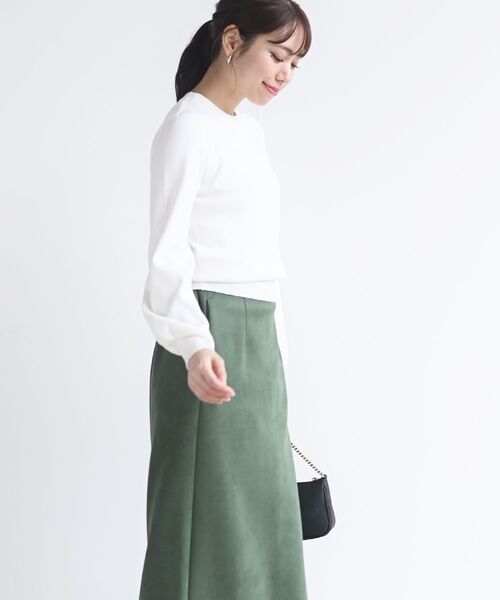 rps（アールピーエス）の「ボリューム袖クルーネックリブニットプルオーバー（ニット/セーター・レディース・チャコールグレー/ブラック/ダークグリーン/オフホワイト/ピンク/ラベンダー/ブラウン系その他/グレイッシュベージュ/ベージュ/ボルドー/オレンジ/ホワイト・M）」の14枚目の写真