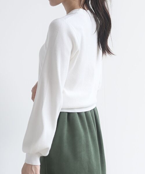 rps（アールピーエス）の「ボリューム袖クルーネックリブニットプルオーバー（ニット/セーター・レディース・チャコールグレー/ブラック/ダークグリーン/オフホワイト/ピンク/ラベンダー/ブラウン系その他/グレイッシュベージュ/ベージュ/ボルドー/オレンジ/ホワイト・M）」の18枚目の写真