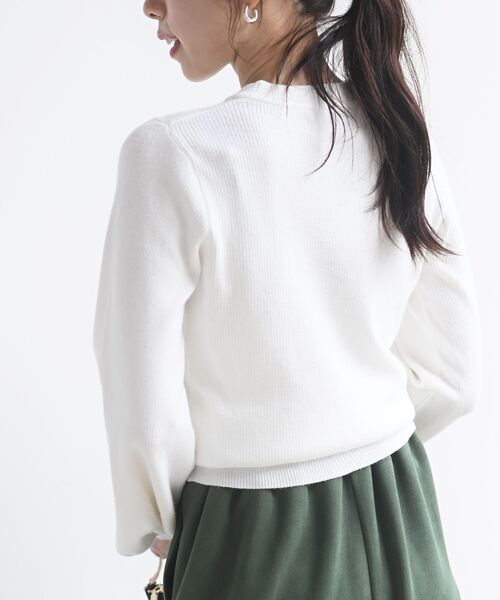 rps（アールピーエス）の「ボリューム袖クルーネックリブニットプルオーバー（ニット/セーター・レディース・チャコールグレー/ブラック/ダークグリーン/オフホワイト/ピンク/ラベンダー/ブラウン系その他/グレイッシュベージュ/ベージュ/ボルドー/オレンジ/ホワイト・M）」の19枚目の写真