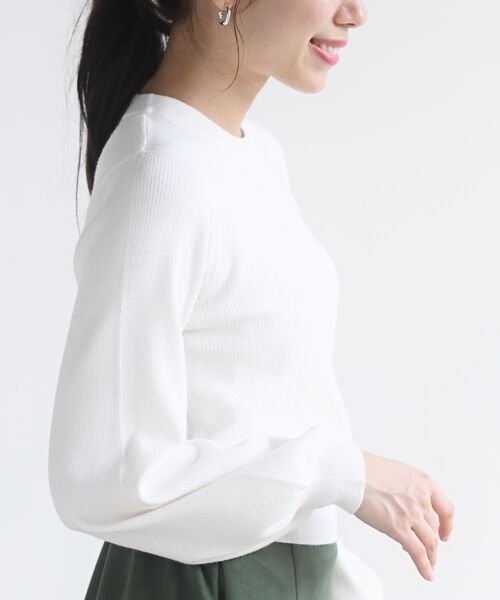 rps（アールピーエス）の「ボリューム袖クルーネックリブニットプルオーバー（ニット/セーター・レディース・チャコールグレー/ブラック/ダークグリーン/オフホワイト/ピンク/ラベンダー/ブラウン系その他/グレイッシュベージュ/ベージュ/ボルドー/オレンジ/ホワイト・M）」の20枚目の写真