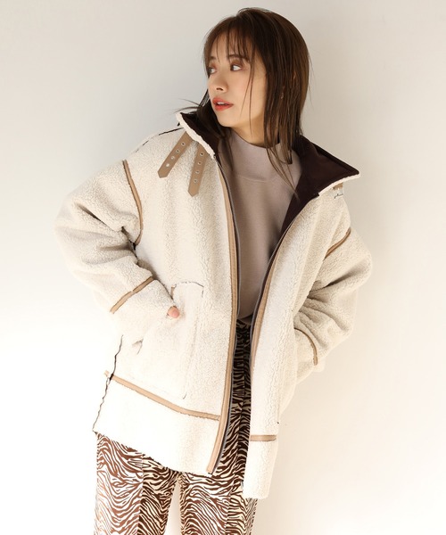 one after another NICE CLAUP（ワンアフターアナザーナイスクラップ）の「ムートンリバーシブルボアジャケット（ダウンジャケット/コート・レディース・ブラウン/モカ/アイボリー・FREE）」の8枚目の写真