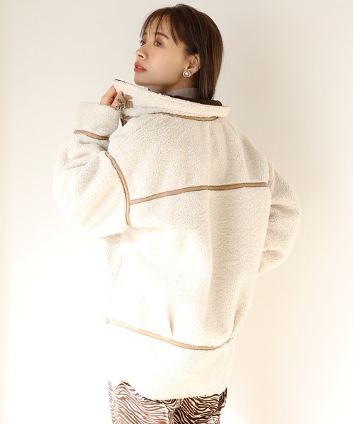 one after another NICE CLAUP（ワンアフターアナザーナイスクラップ）の「ムートンリバーシブルボアジャケット（ダウンジャケット/コート・レディース・ブラウン/モカ/アイボリー・FREE）」の9枚目の写真