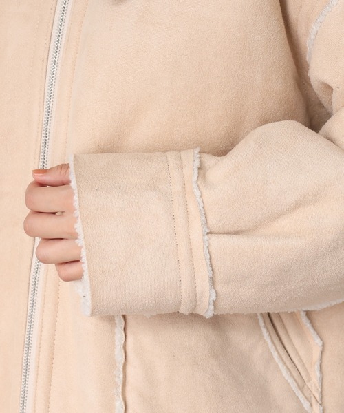 one after another NICE CLAUP（ワンアフターアナザーナイスクラップ）の「ムートンリバーシブルボアジャケット（ダウンジャケット/コート・レディース・ブラウン/モカ/アイボリー・FREE）」の21枚目の写真