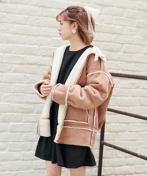 one after another NICE CLAUP（ワンアフターアナザーナイスクラップ）の「ムートンリバーシブルボアジャケット（ダウンジャケット/コート・レディース・ブラウン/モカ/アイボリー・FREE）」の15枚目の写真