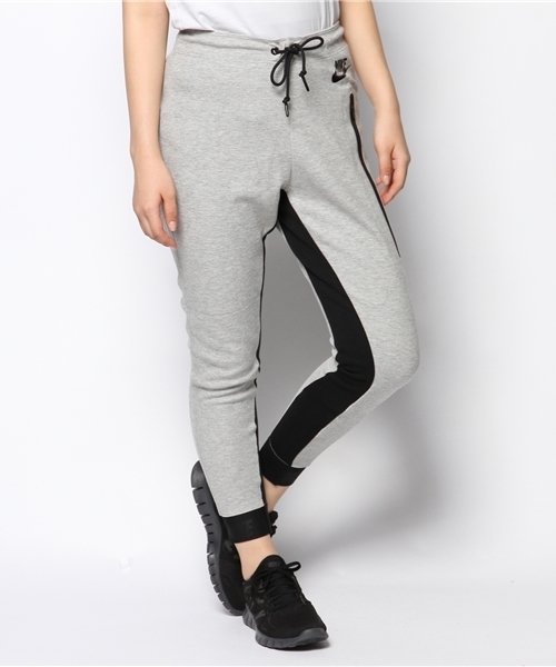 NIKE(ナイキ)の「ウィメンズ ナイキ テックフリース パンツ NIKE TECH FLEECE PANT 617326(その他パンツ・レディース・ブラック/グレー・LARGE/MEDIUM/SMALL)」の2枚目の写真