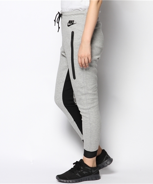 NIKE(ナイキ)の「ウィメンズ ナイキ テックフリース パンツ NIKE TECH FLEECE PANT 617326(その他パンツ・レディース・ブラック/グレー・LARGE/MEDIUM/SMALL)」の3枚目の写真