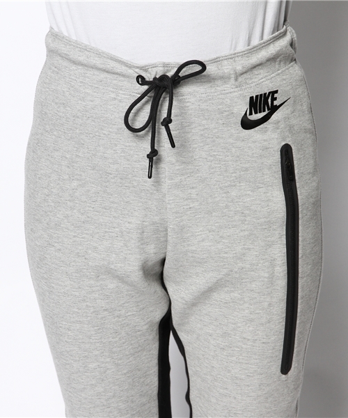 NIKE(ナイキ)の「ウィメンズ ナイキ テックフリース パンツ NIKE TECH FLEECE PANT 617326(その他パンツ・レディース・ブラック/グレー・LARGE/MEDIUM/SMALL)」の5枚目の写真