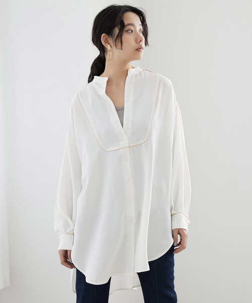 EMMA(EMMA CLOTHES)(エマ)の「【EMMA】サテンパイピングデザインサイドスリットブザムシャツ/スタンドカラーシャツ(シャツ/ブラウス・レディース・ホワイト/ネイビー/ラベンダー/ライトベージュ・FREE)」の2枚目の写真