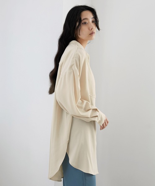 EMMA(EMMA CLOTHES)(エマ)の「【EMMA】サテンパイピングデザインサイドスリットブザムシャツ/スタンドカラーシャツ(シャツ/ブラウス・レディース・ホワイト/ネイビー/ラベンダー/ライトベージュ・FREE)」の22枚目の写真
