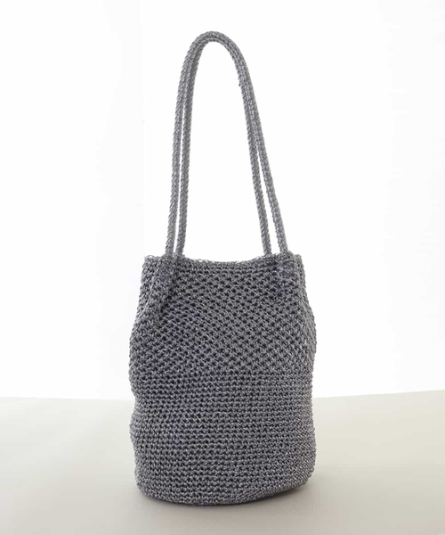 MK MICHEL KLEIN（エムケーミッシェルクラン）の「メタルメッシュ巾着型バッグ（トートバッグ・レディース・ゴールド/チャコールグレー/シルバー・00）」の4枚目の写真