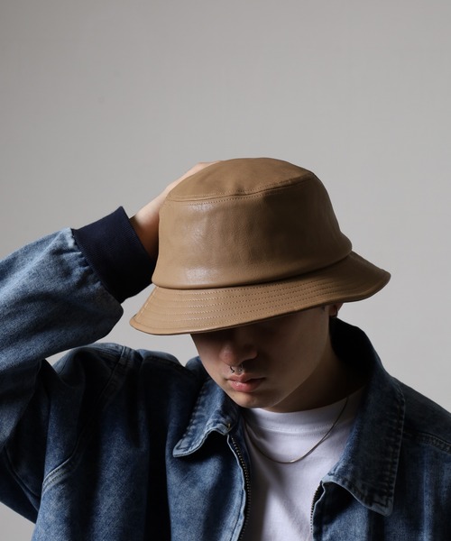 Sense of Grace(センスオブグレース)の「SYNTHETIC LEATHER BUCKET HAT(ハット・メンズ・ブラック/ダークブラウン/ブラウン/アイボリー/ダークブラウン系/ブラック系/アイボリー系/ベージュ・FREE/XL)」の7枚目の写真