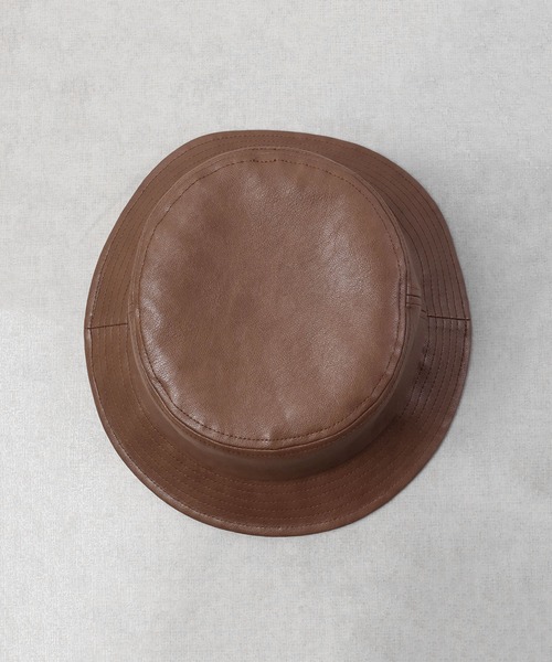 Sense of Grace(センスオブグレース)の「SYNTHETIC LEATHER BUCKET HAT(ハット・メンズ・ブラック/ダークブラウン/ブラウン/アイボリー/ダークブラウン系/ブラック系/アイボリー系/ベージュ・FREE/XL)」の13枚目の写真