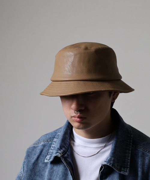 Sense of Grace(センスオブグレース)の「SYNTHETIC LEATHER BUCKET HAT(ハット・メンズ・ブラック/ダークブラウン/ブラウン/アイボリー/ダークブラウン系/ブラック系/アイボリー系/ベージュ・FREE/XL)」の16枚目の写真