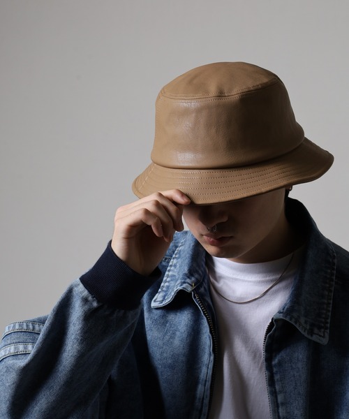 Sense of Grace(センスオブグレース)の「SYNTHETIC LEATHER BUCKET HAT(ハット・メンズ・ブラック/ダークブラウン/ブラウン/アイボリー/ダークブラウン系/ブラック系/アイボリー系/ベージュ・FREE/XL)」の17枚目の写真