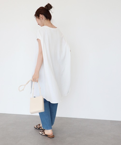 AMERICAN HOLIC（アメリカンホリック）の「サイドスリットカットフレアチュニック　＊〇（Tシャツ/カットソー・レディース・ブルー/オフホワイト/ブラック/ライトイエロー・M/L）」の5枚目の写真