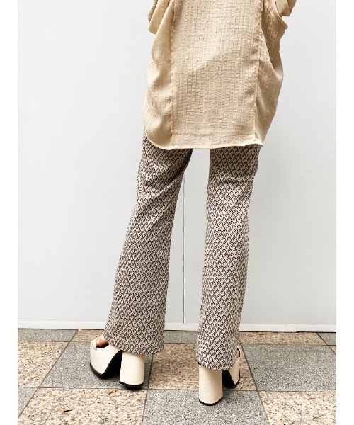 ENVYM(アンビー)の「カットジャガードフレアPT(その他パンツ・レディース・グレー/ベージュ・FREE)」の6枚目の写真