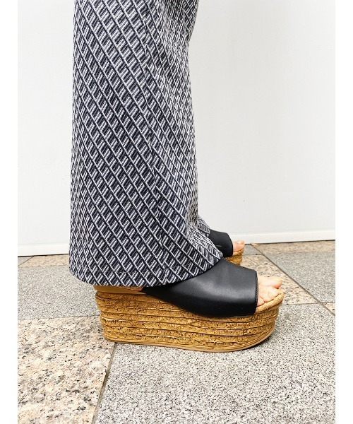 ENVYM(アンビー)の「カットジャガードフレアPT(その他パンツ・レディース・グレー/ベージュ・FREE)」の14枚目の写真