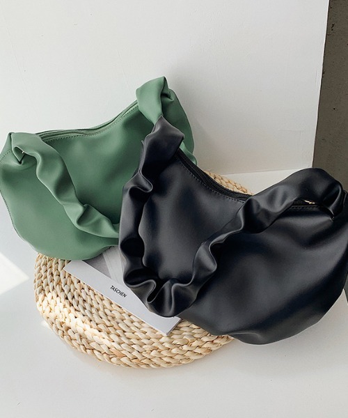 yuue' ( wear )（ユーイ）の「ギャザーショルダーバッグ（ショルダーバッグ・レディース・ブラック/ホワイト/イエロー/グリーン・FREE）」の15枚目の写真