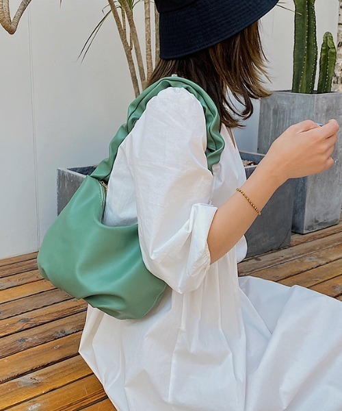 yuue' ( wear )（ユーイ）の「ギャザーショルダーバッグ（ショルダーバッグ・レディース・ブラック/ホワイト/イエロー/グリーン・FREE）」の17枚目の写真