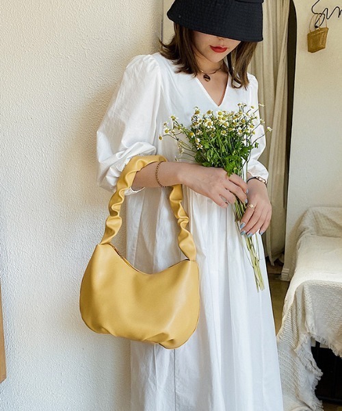 yuue' ( wear )（ユーイ）の「ギャザーショルダーバッグ（ショルダーバッグ・レディース・ブラック/ホワイト/イエロー/グリーン・FREE）」の18枚目の写真