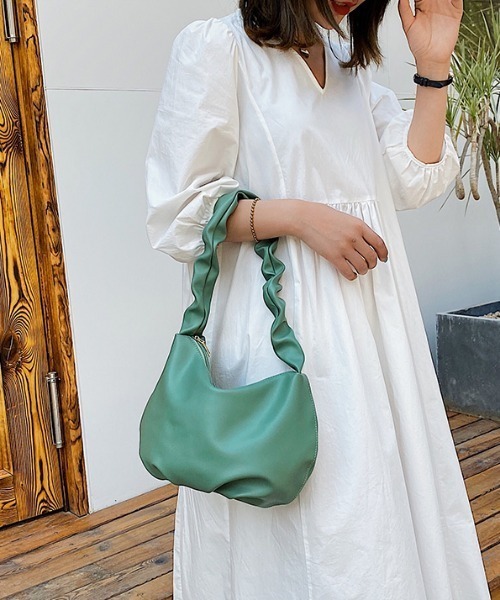 yuue' ( wear )（ユーイ）の「ギャザーショルダーバッグ（ショルダーバッグ・レディース・ブラック/ホワイト/イエロー/グリーン・FREE）」の19枚目の写真