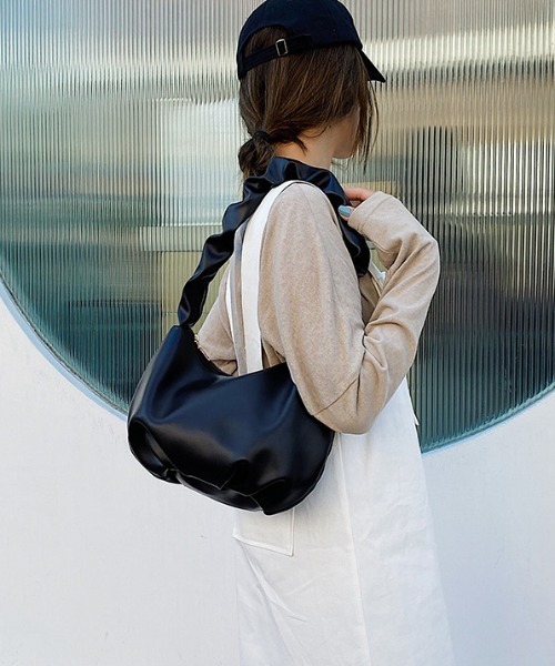 yuue' ( wear )（ユーイ）の「ギャザーショルダーバッグ（ショルダーバッグ・レディース・ブラック/ホワイト/イエロー/グリーン・FREE）」の22枚目の写真