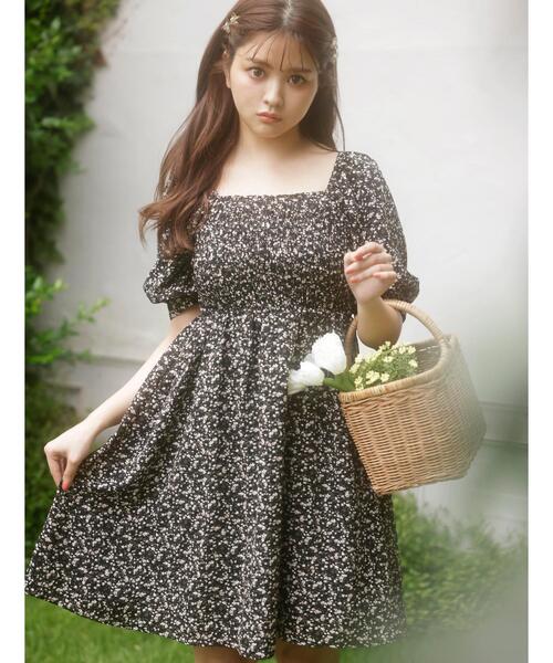 INGNI（イング）の「花柄シャーリングミニ／ワンピース（ワンピース・レディース・ブラック/オフホワイト/ミント・M）」の9枚目の写真