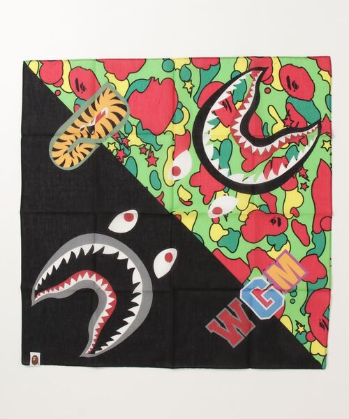 A BATHING APE（アベイシングエイプ）の「STA CAMO SHARK BANDANA M（ストール/ショール・メンズ・イエロー/マルチ・FREE）」の2枚目の写真