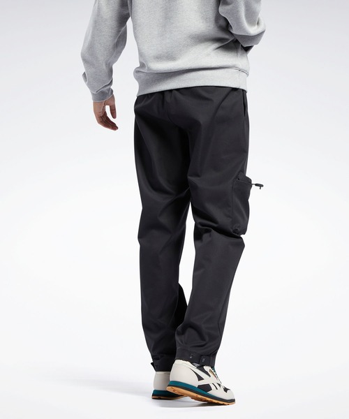 Reebok(リーボック)の「クラシックス キャンピング パンツ / Classics Camping Pants(スウェットパンツ・メンズ・アーミー/ブラック・SMALL/MEDIUM/LARGE/X-LARGE/XX-LARGE/X-SMALL/XXX-LARGE)」の13枚目の写真
