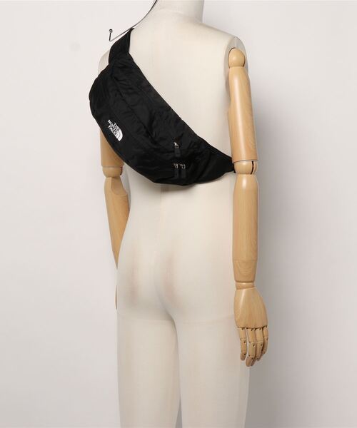 THE NORTH FACE（ザノースフェイス）の「THE NORTH FACE Sweep NM71904（ショルダーバッグ・レディース・ブラック・FREE）」の9枚目の写真