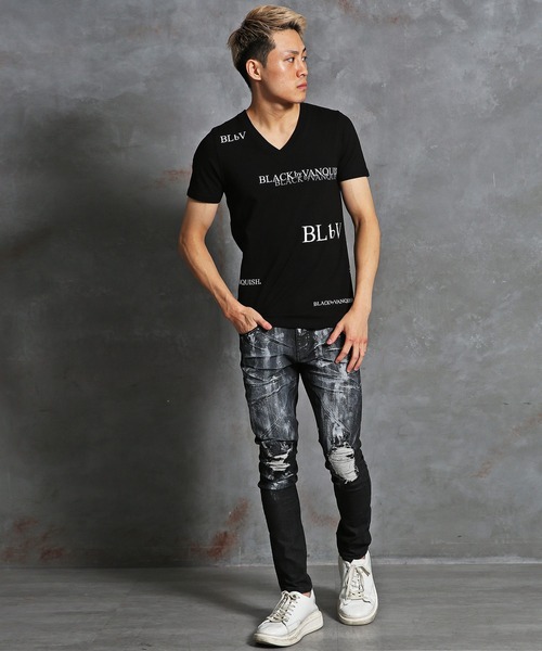 BLACK by VANQUISH（ブラックバイバンキッシュ）の「【BLACK by VANQUISH】マルチプリントVネック半袖Tシャツ（Tシャツ/カットソー・メンズ・ホワイト/ブラック・L/XL/M）」の8枚目の写真