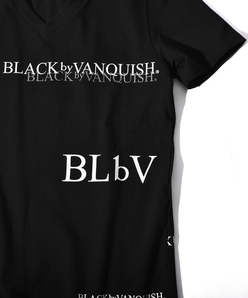 BLACK by VANQUISH（ブラックバイバンキッシュ）の「【BLACK by VANQUISH】マルチプリントVネック半袖Tシャツ（Tシャツ/カットソー・メンズ・ホワイト/ブラック・L/XL/M）」の7枚目の写真